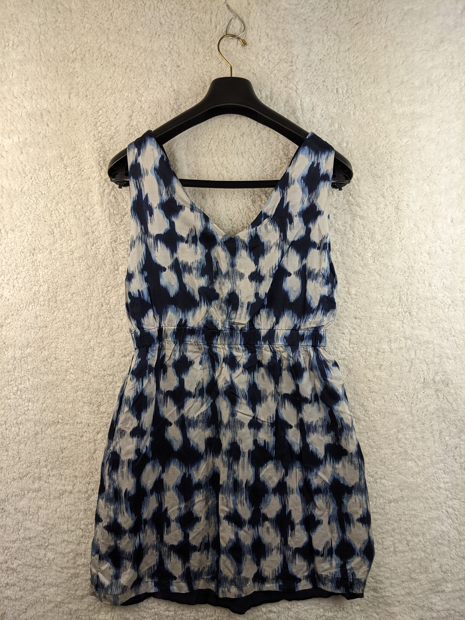 Back view of H&M blue and white patterned dress