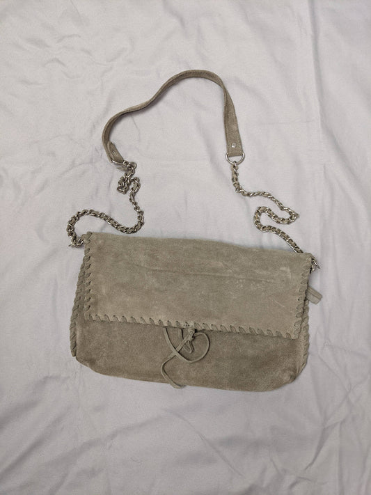 Beige leather shoulder bag with chain strap